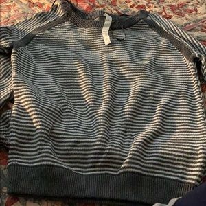 Wms Lululemon Gray Sweater SZ 4